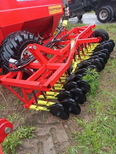 Дисковый посевной комплекс Agromaster Agrator Disk 12000 — фотография 1