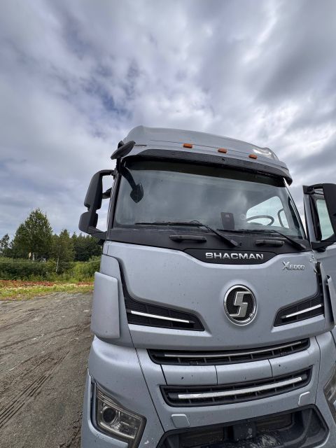 Седельный тягач SHACMAN SX4188YY381 — фотография 1