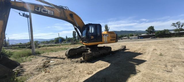 ЭКСКАВАТОР JCB JS305LC — фотография 1