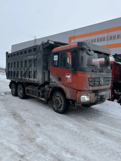 Специализированный автомобиль-самосвал SHACMAN — фотография 1