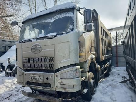 Специализированный, автомобиль - самосвал FAW J6 — фотография 1
