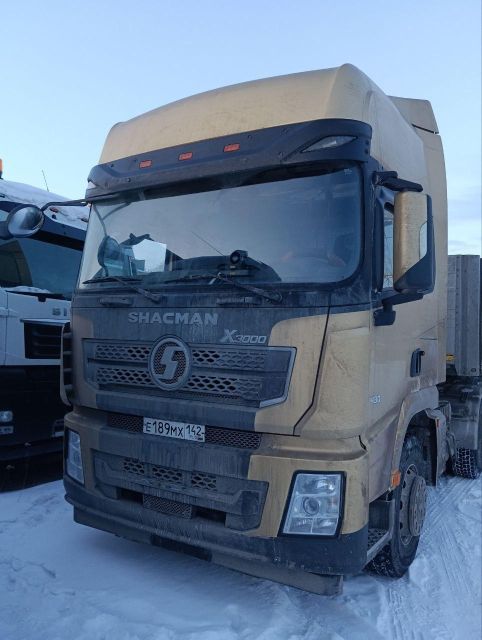 Седельный тягач SHACMAN SX42584V324 — фотография 1