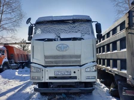 Специализированный, автомобиль-самосвал FAW J6 — фотография 1