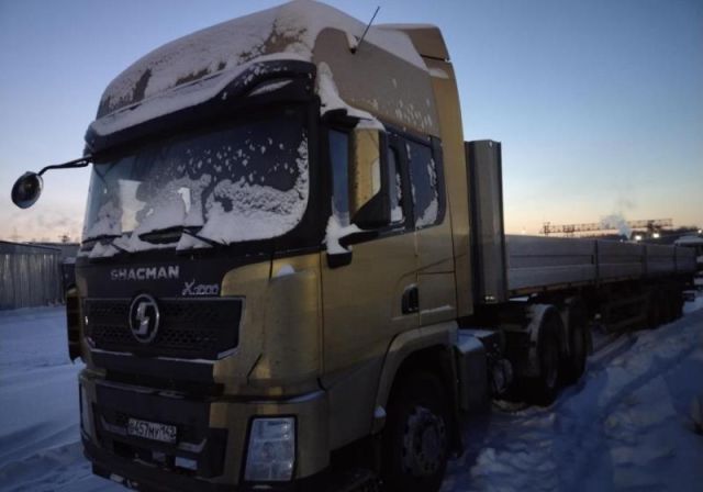 Седельный тягач SHACMAN SX42584V324 — фотография 1